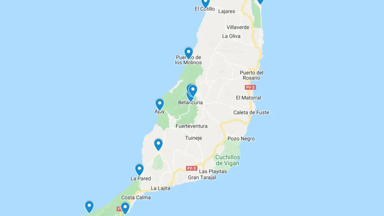 Mapa Fuerteventury z zaznaczonymi punktami: Corralejo, El Cotillo, Ajuy, Betancuria, Cofete, Morro Jable. Zobacz, co warto zobaczyć na wyspie!